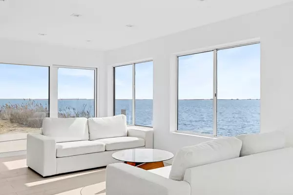 Hampton Bays, NY 11946,11 Tiana CIR