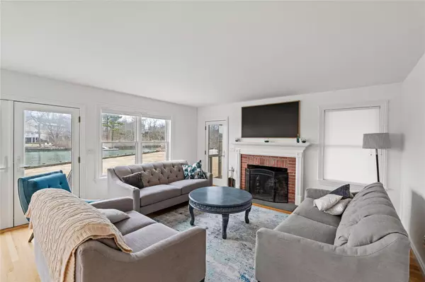 Hampton Bays, NY 11946,8 Hyler DR