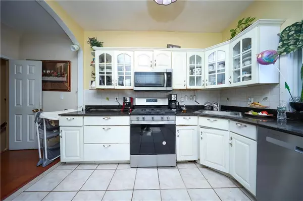 Brooklyn, NY 11204,1858 73rd ST