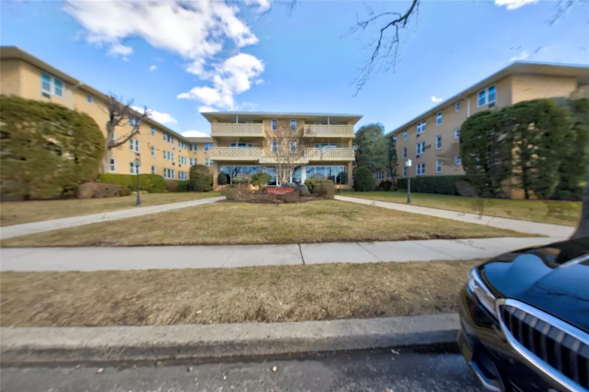 East Rockaway, NY 11518,490 Atlantic AVE #228