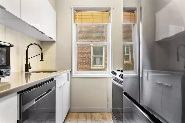 Bronx, NY 10463,180 Van Cortlandt PARK #6J
