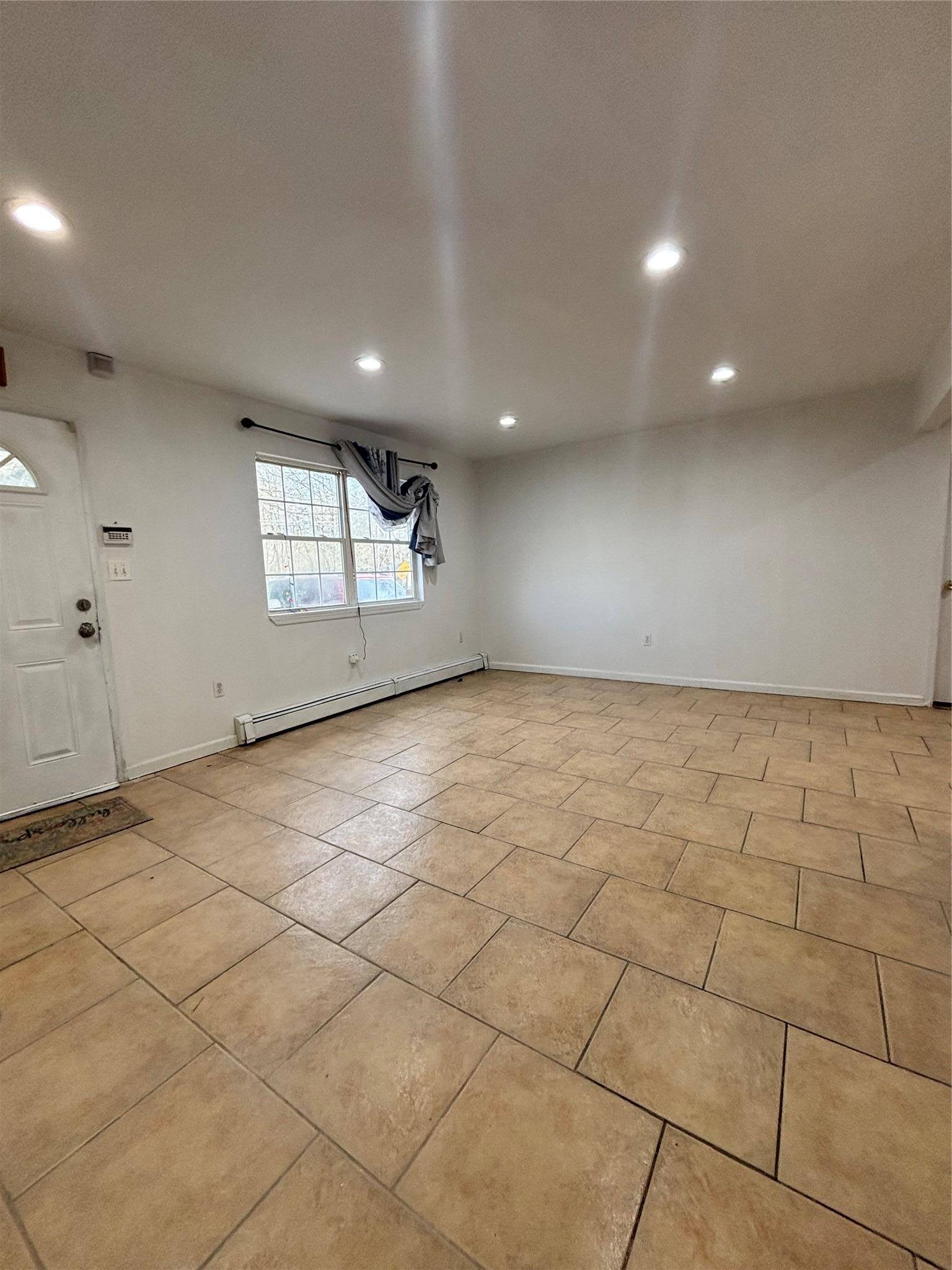 Bellport, NY 11713,656 Hoffman AVE