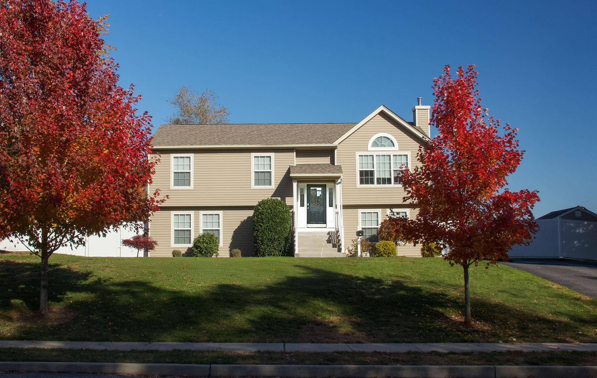 59 Havemeyer LN, Commack, NY 11725