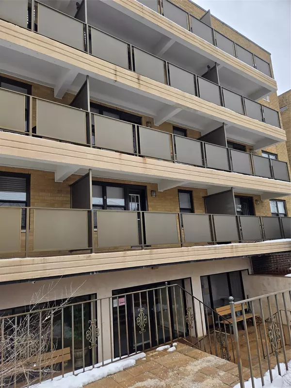 101 Jackson AVE #1F,  Mineola,  NY 11501