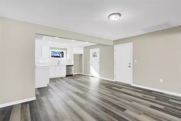 Wantagh, NY 11793,43 Deep LN