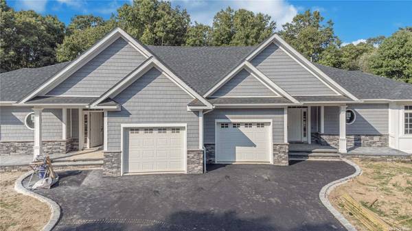 1 Primrose LN #1, Islandia, NY 11749