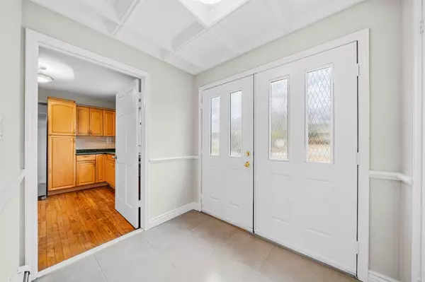 Woodbury, NY 10930,10 Leone CT