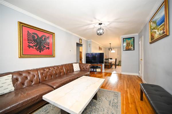 Kew Garden Hills, NY 11367,72-08 150th ST #199A
