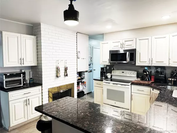 Levittown, NY 11756,94 Mallard RD