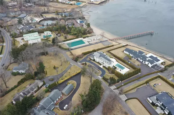 Great Neck, NY 11024,31 HARBOUR RD