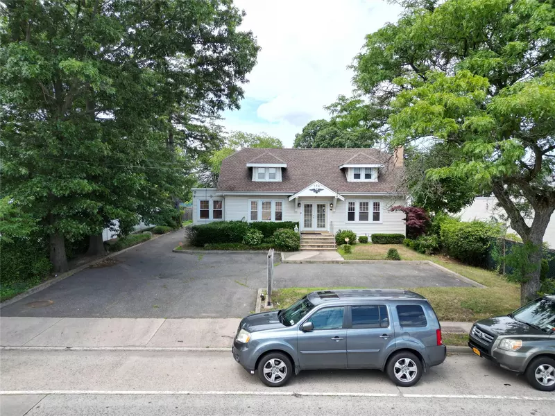 186 Atlantic AVE, Freeport, NY 11520