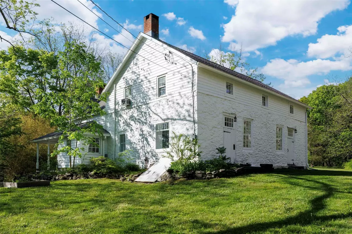 Accord, NY 12404,582 Old Kings HWY