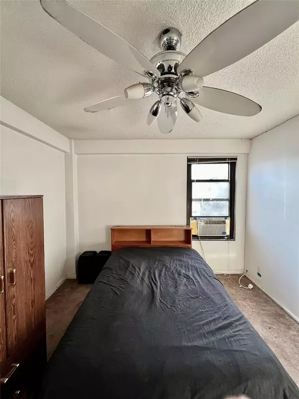 Mount Vernon, NY 10552,171 Pearsall DR ##5C