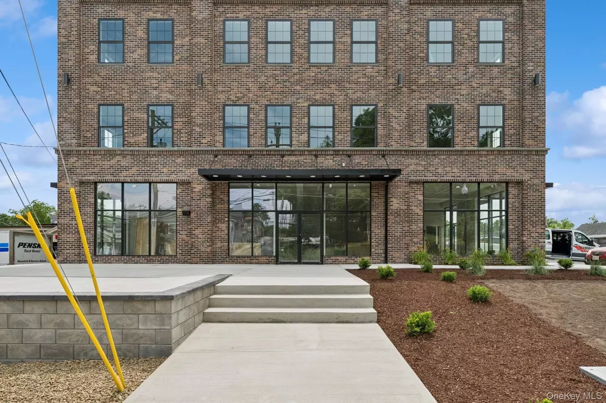 Goshen, NY 10924,153 Greenwich AVE #306