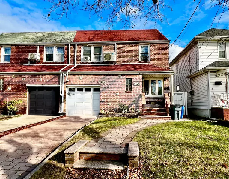 9317 201 ST, Hollis, NY 11423
