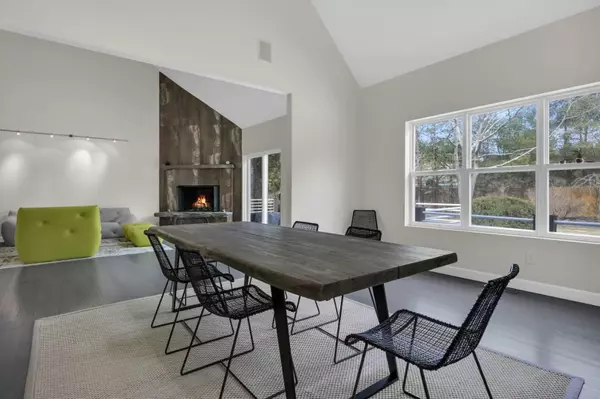 Westhampton, NY 11977,26 Lakeside LN
