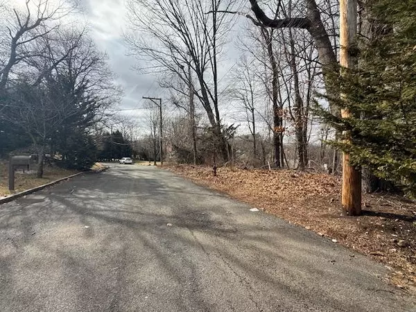 25 Coverly AVE, Staten Island, NY 10301