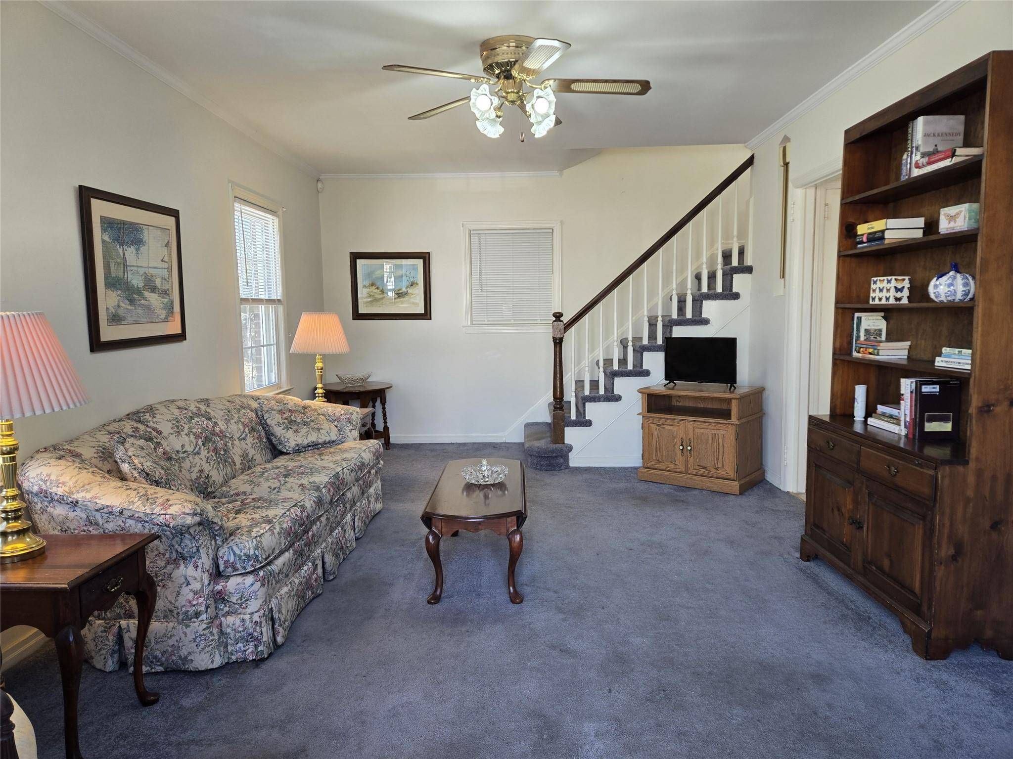 Valley Stream, NY 11580,20 E Maujer ST