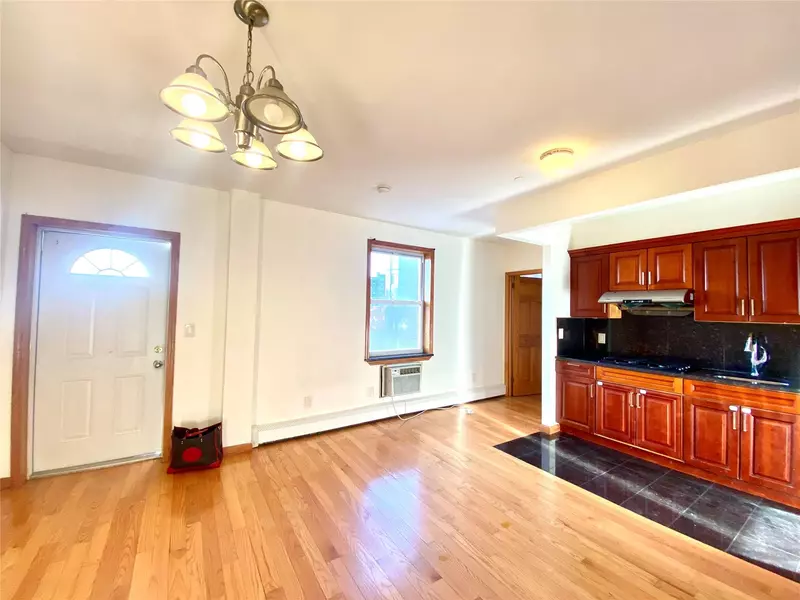 71-77 159th ST #3E, Fresh Meadows, NY 11365