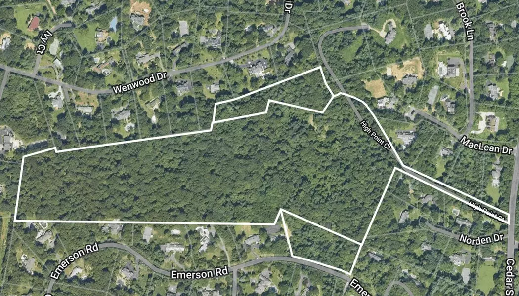 2340 A Cedar Swamp RD, Brookville, NY 11545