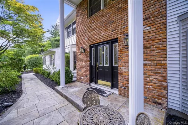 Montebello, NY 10901,3 Evergreen CT