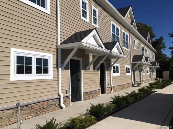 West Babylon, NY 11704,115 Evergreen ST #106