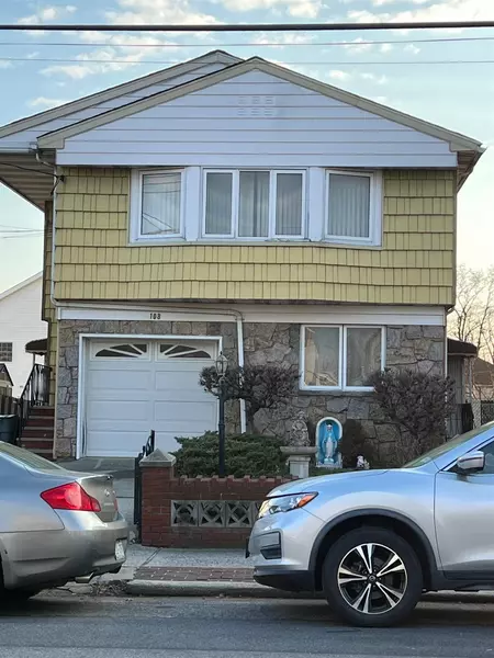 108 Slater BLVD, Staten Island, NY 10305