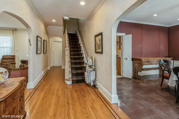 Lawrence, NY 11559,130 Hards LN