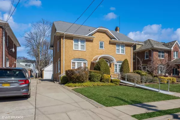 Lawrence, NY 11559,130 Hards LN