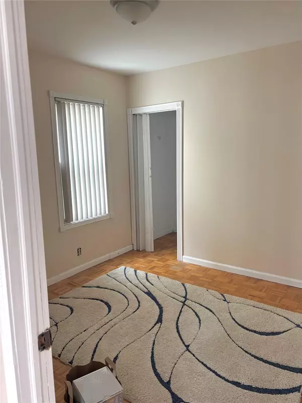 South Ozone Park, NY 11420,109-06 112 ST