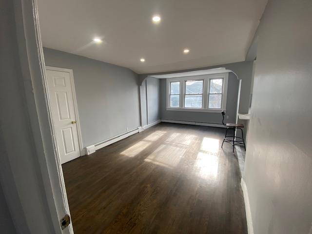 Long Beach, NY 11561,50 E Hudson ST #Upper