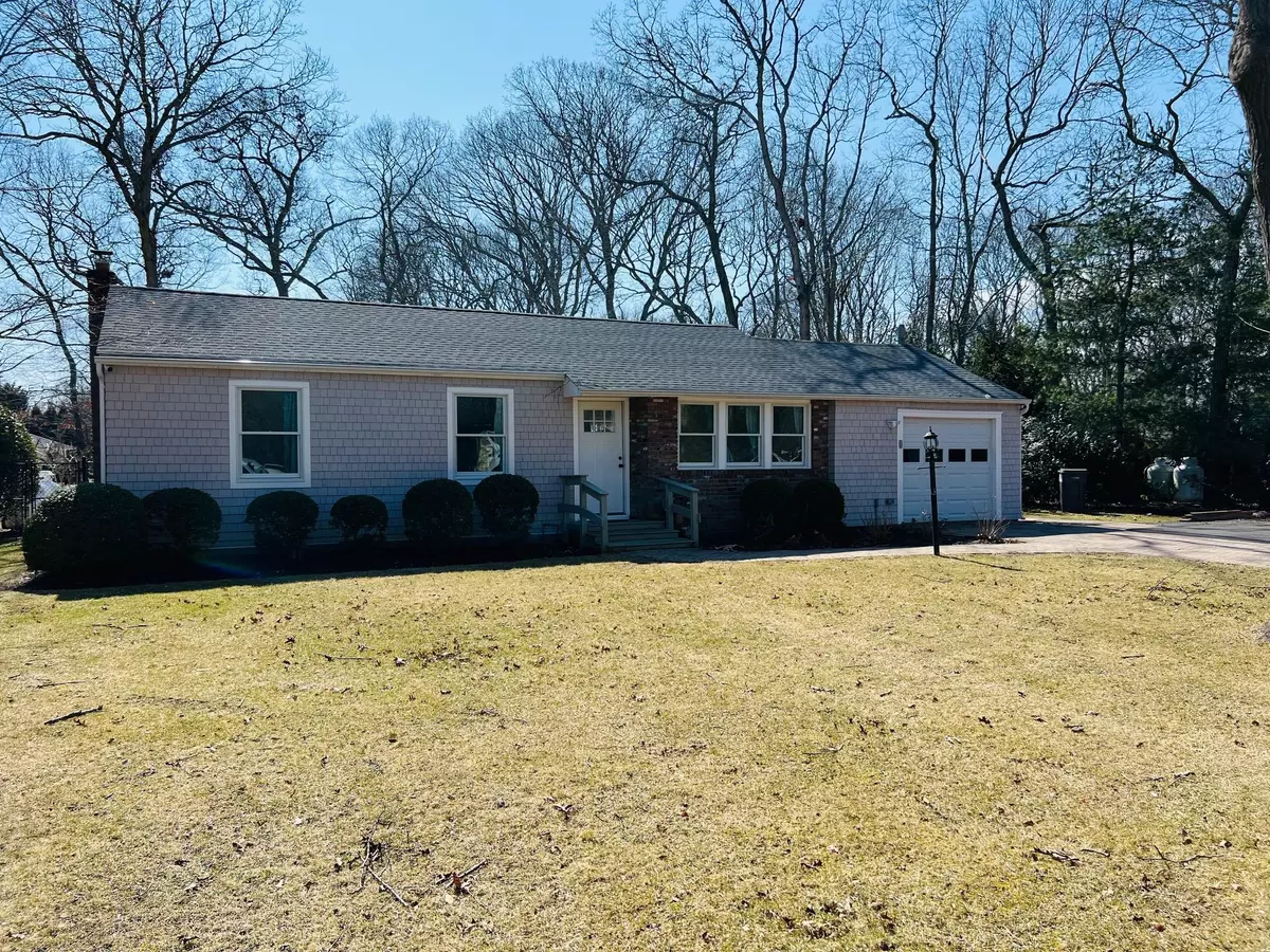 Hampton Bays, NY 11946,99 West Tiana