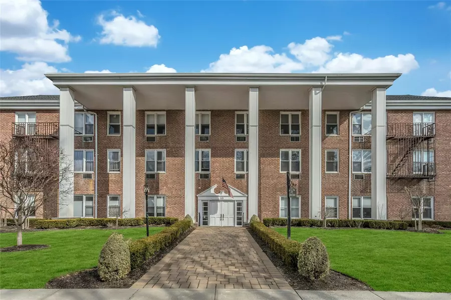 55 Lenox #1N, Rockville Centre, NY 11570