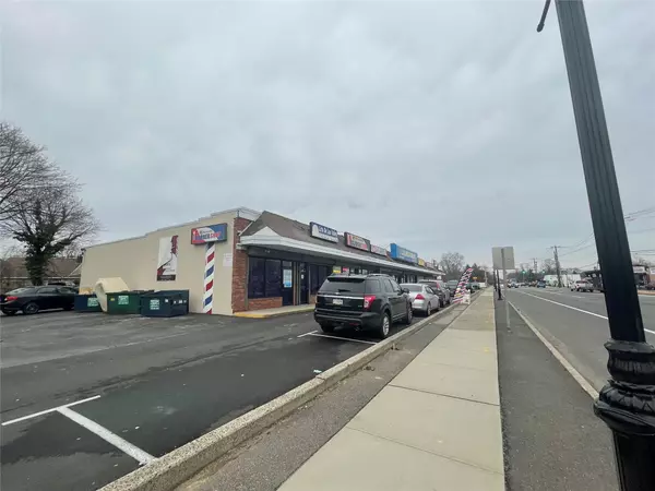 West Babylon, NY 11704,908 Straight Path
