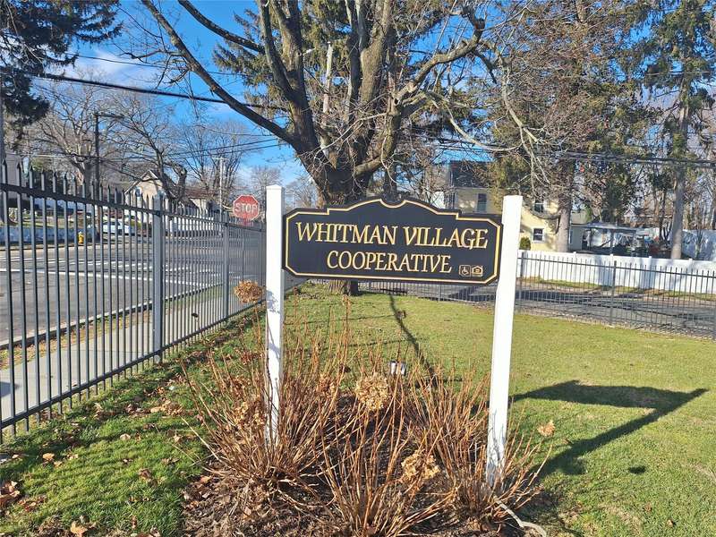 140 Lowndes AVE #D, Huntington Station, NY 11746