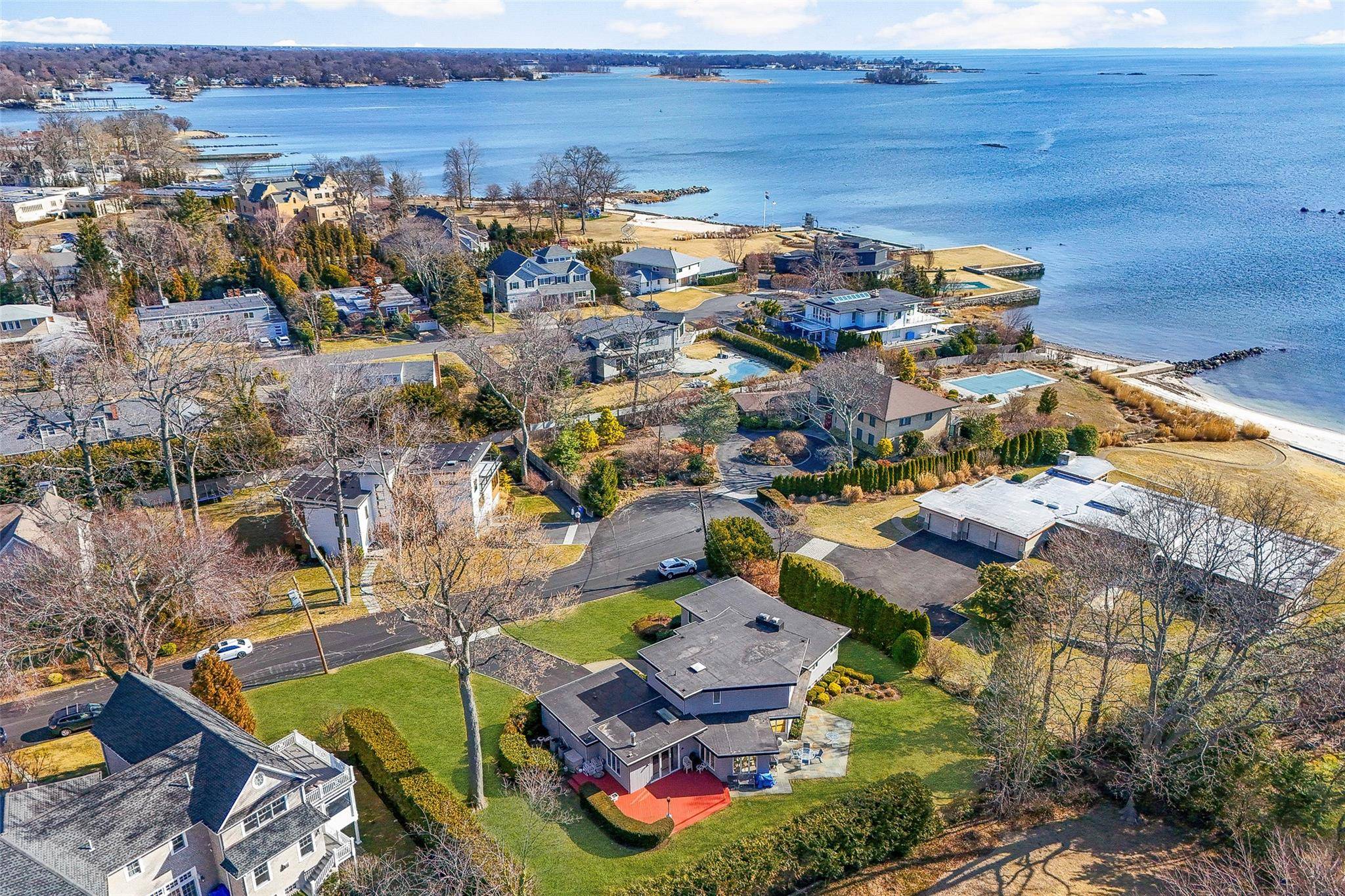 1035 Nautilus LN, Mamaroneck, NY 10543