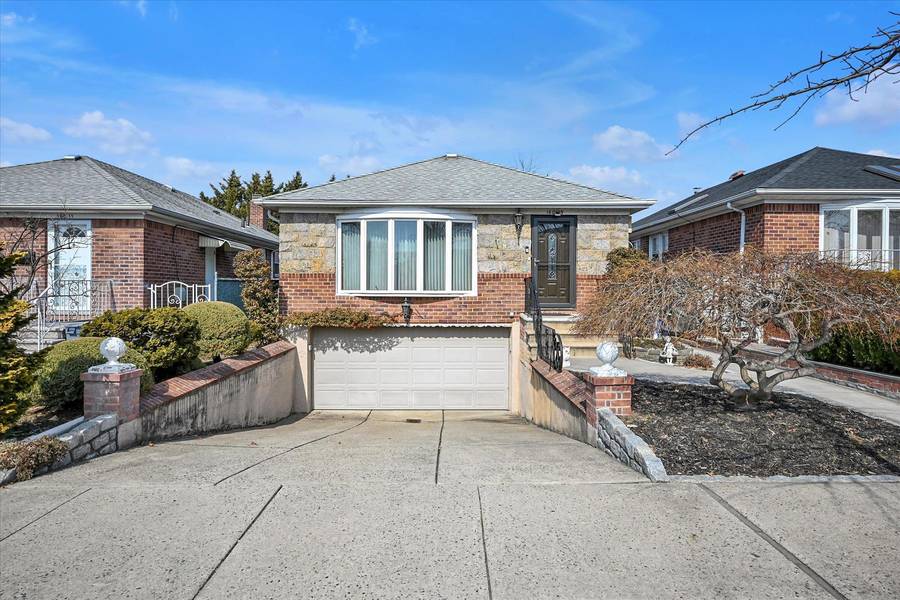 160-15 25th AVE, Whitestone, NY 11357