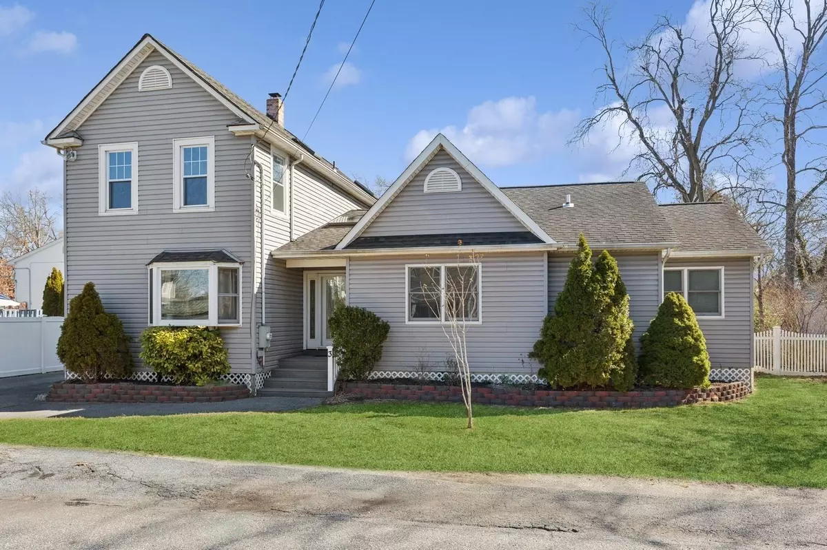 Islip Terrace, NY 11752,3 Charles AVE
