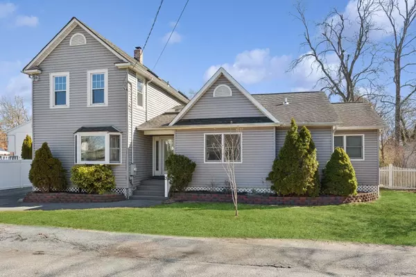 3 Charles AVE, Islip Terrace, NY 11752