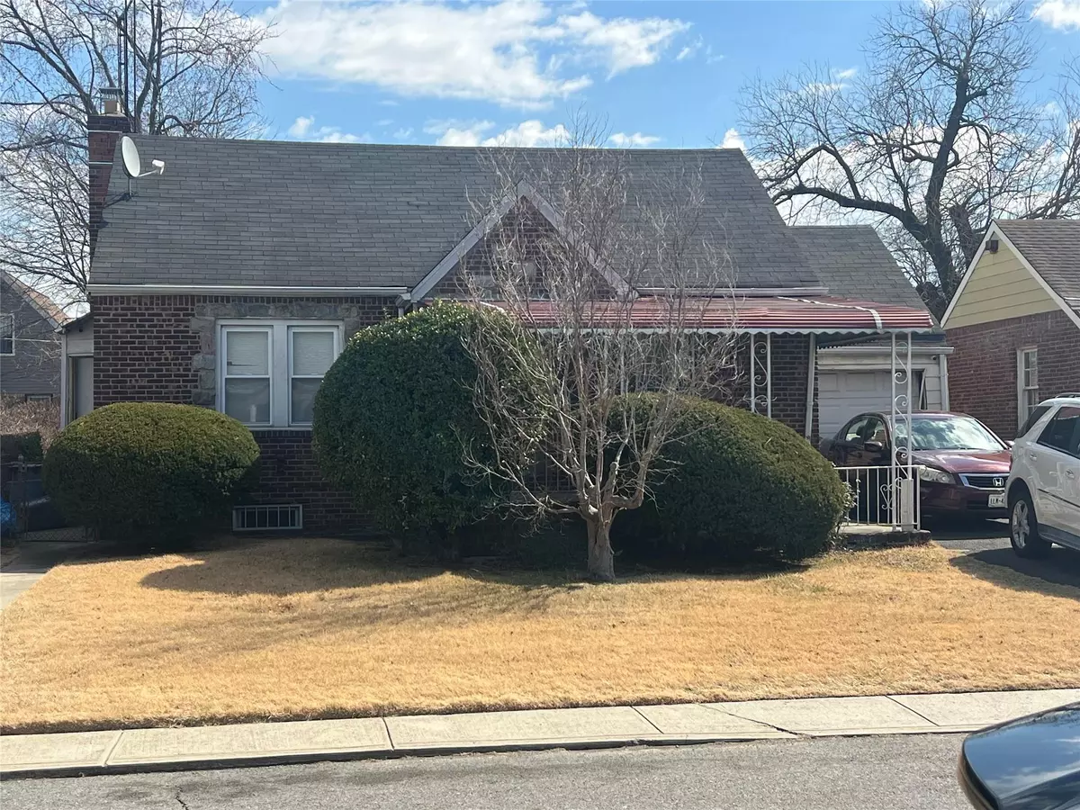 Cambria Heights, NY 11411,120-11 218th Street