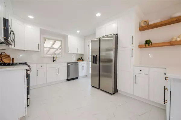 Roosevelt, NY 11575,82 William ST