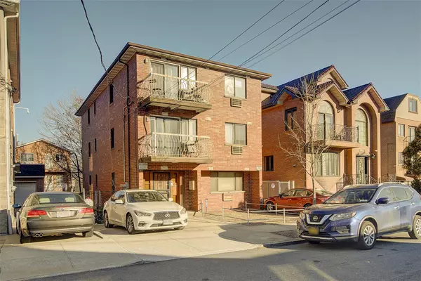 61-21 169th ST, Fresh Meadows, NY 11365