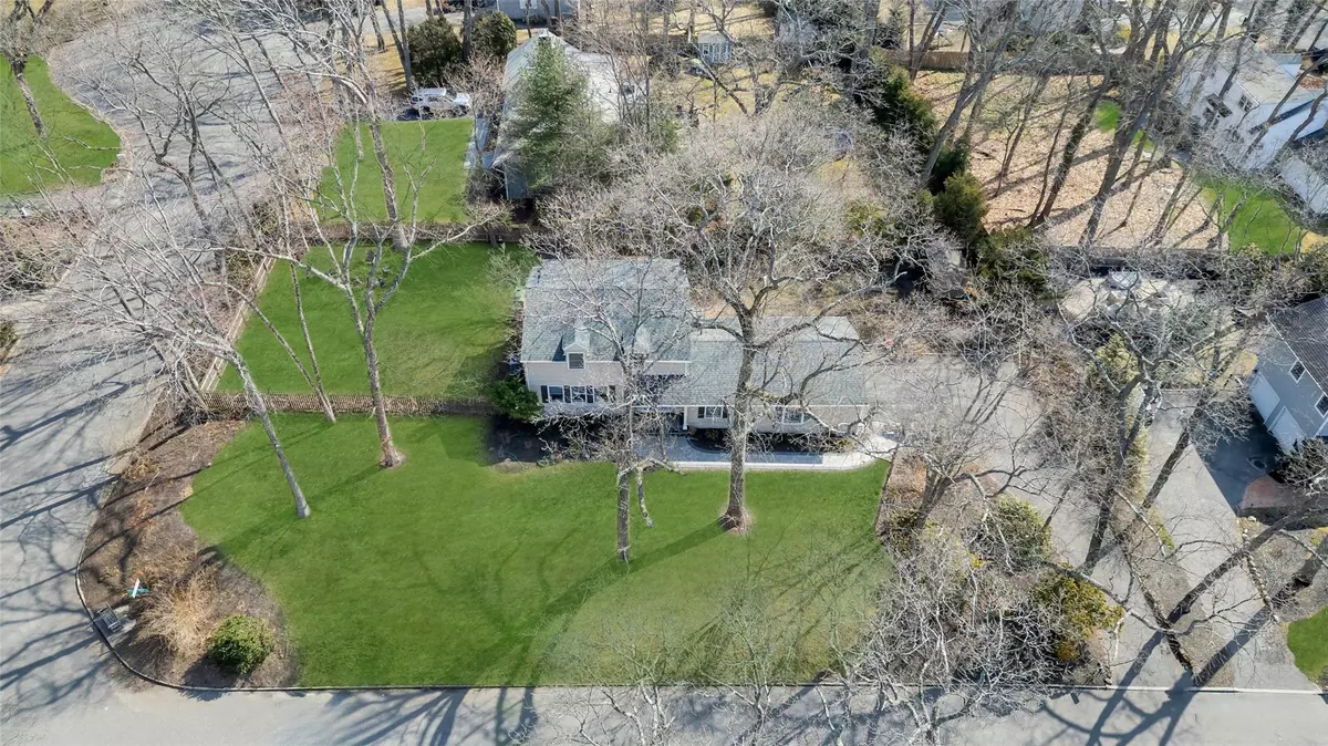 East Setauket, NY 11733,4 Steep Hill RD