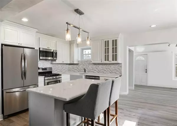 150 Calhoun AVE,  Bronx,  NY 10465