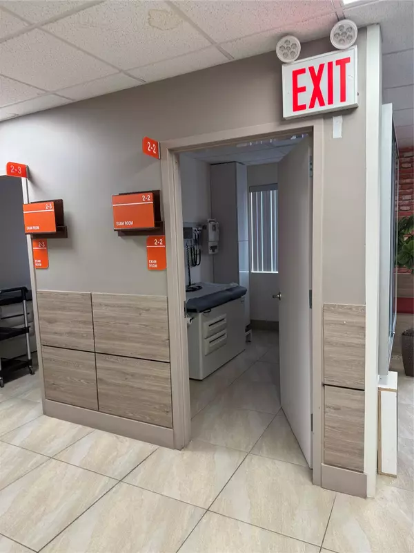Jackson Heights, NY 11372,70-38 Broadway #2nd fl