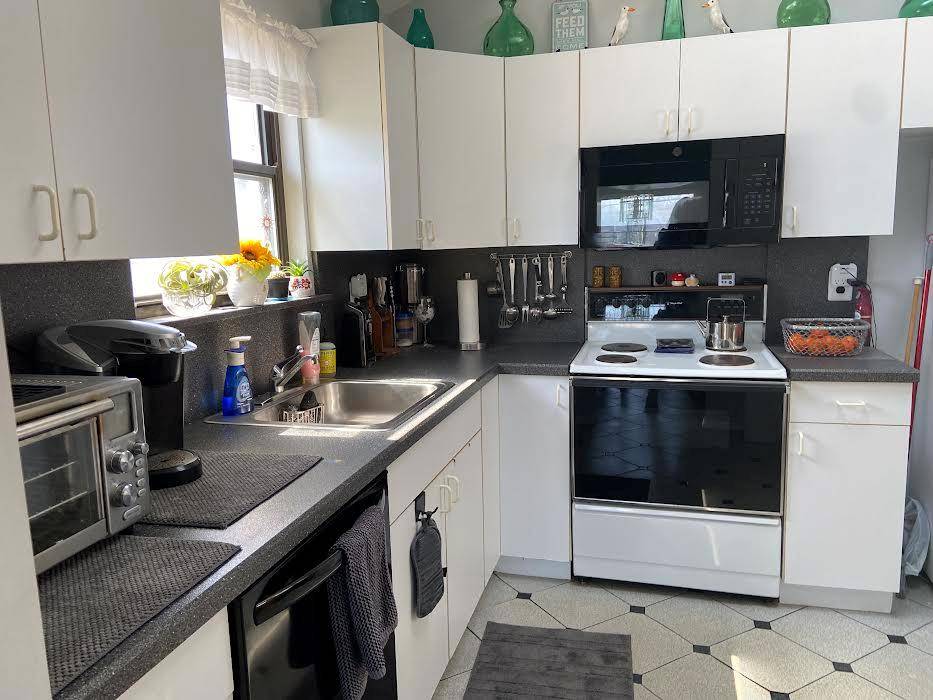 North Bellmore, NY 11710,828 Newbridge RD