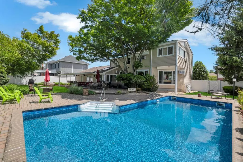 Plainview, NY 11803,20 Northern Pkwy
