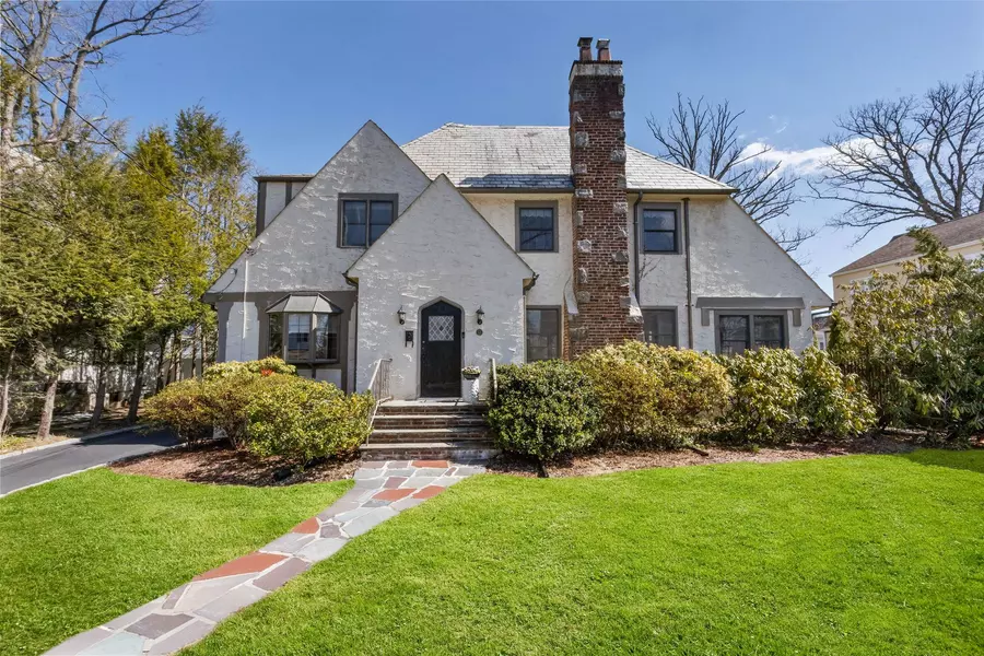 63 Carthage RD, Scarsdale, NY 10583