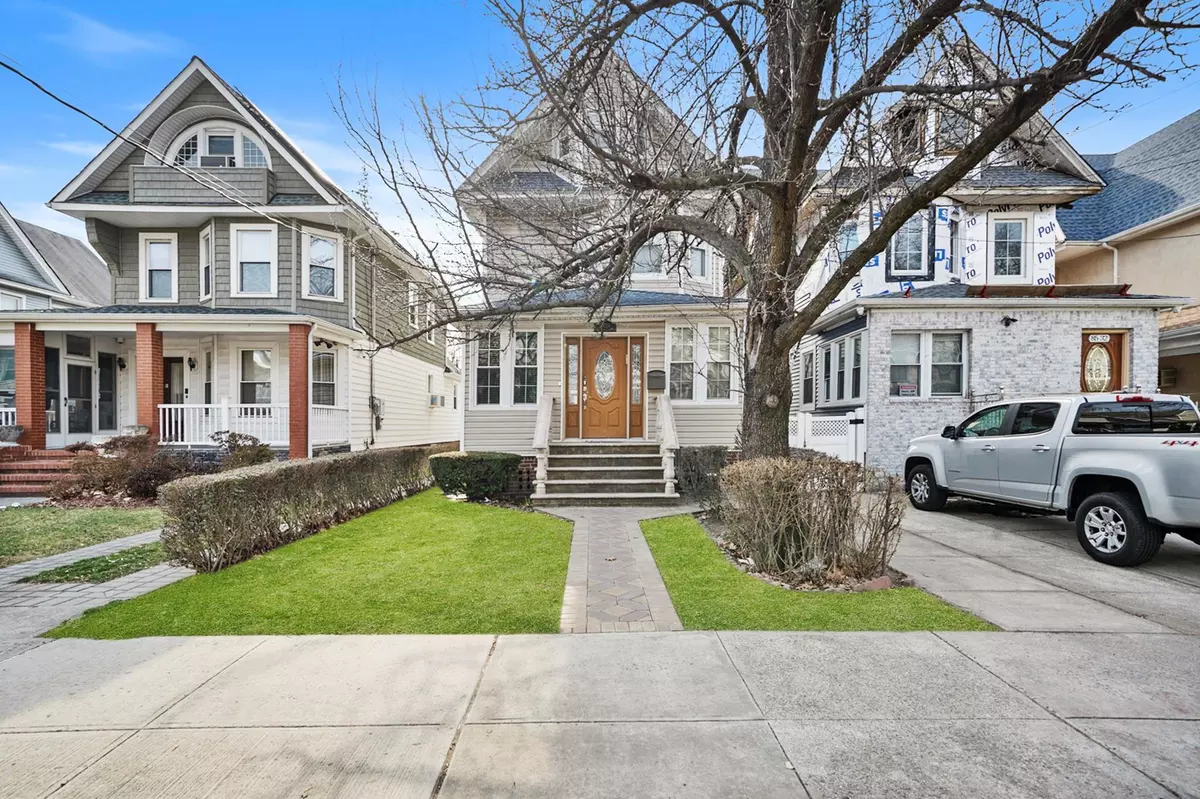 Richmond Hill, NY 11418,8534 108th ST