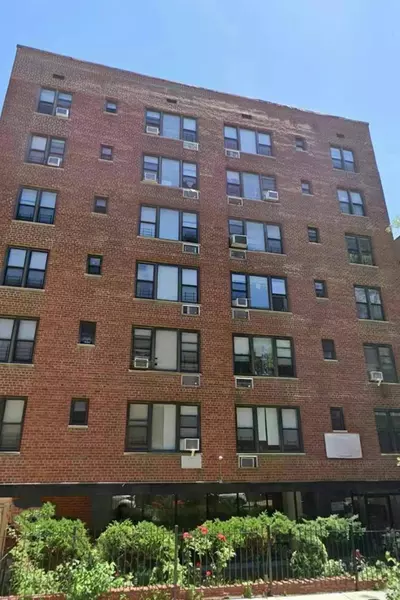 83-30 Vietor AVE #414, Elmhurst, NY 11373
